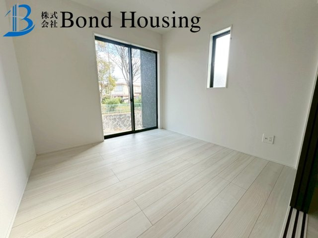 「お車並列2台駐車可」「長期優良住宅」神陵台8丁目 全2棟 1号棟の子供部屋