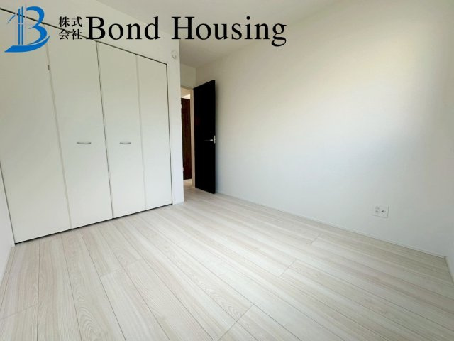 「お車並列2台駐車可」「長期優良住宅」神陵台8丁目 全2棟 1号棟の寝室