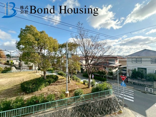 「お車並列2台駐車可」「長期優良住宅」神陵台8丁目 全2棟 1号棟の展望