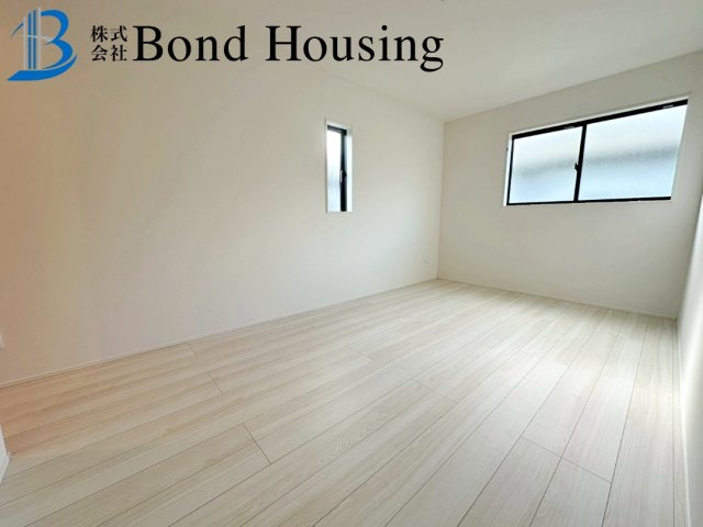 「お車並列2台駐車可」「長期優良住宅」神陵台8丁目 全2棟 1号棟の寝室