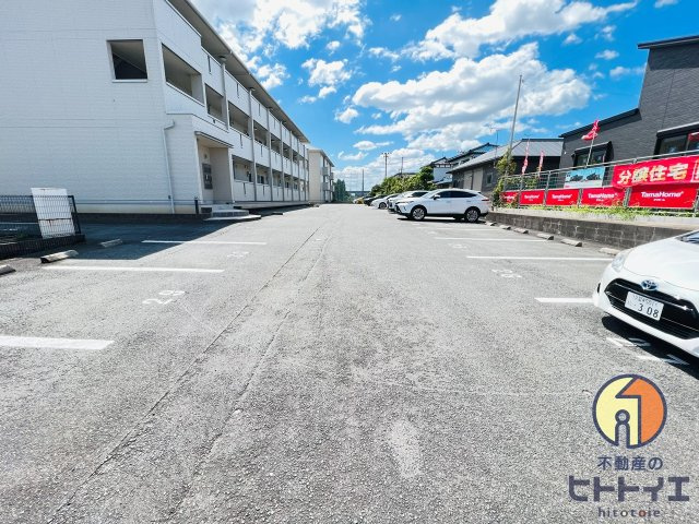 グランドールの駐車場