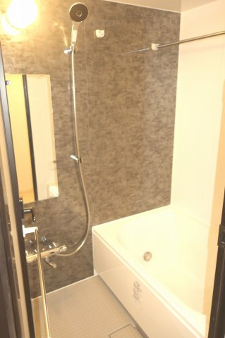 RJRプレシア東十条ガーデンの浴室