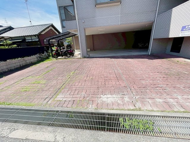サンロードの駐車場|駐車場に車を止められます