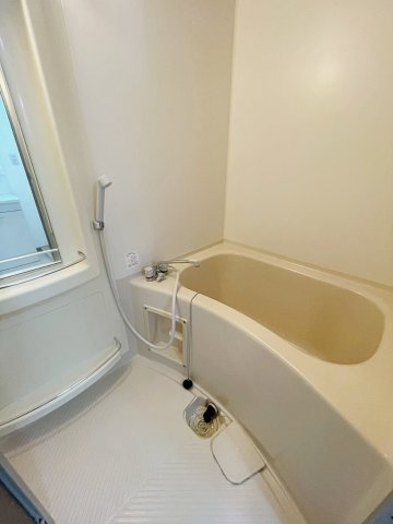 サンロードの浴室|コンパクトで使いやすいお風呂です