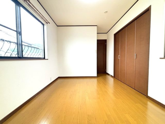 太子町山田貸家の洋室