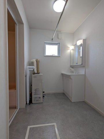北見団地6丁目〈リフォーム済〉中古住宅のランドリースペース