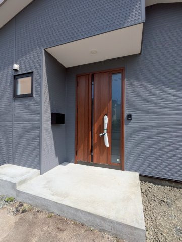 北見団地6丁目〈リフォーム済〉中古住宅のエントランス
