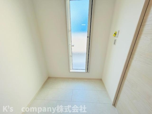 茅ヶ崎市今宿　新築戸建　B号棟の内装|勝手口がついてます◇◇