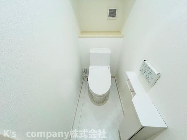 茅ヶ崎市今宿　新築戸建　B号棟のトイレ|1回トイレ◇◇