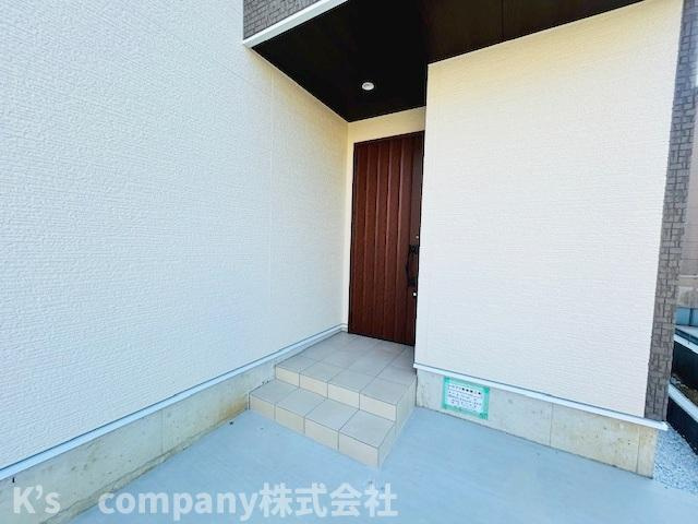 茅ヶ崎市今宿　新築戸建　B号棟の玄関|シューズクローク付き玄関◇◇