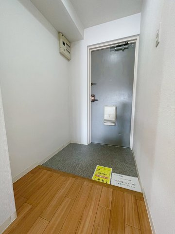 ラ・フィーネ芳樹の玄関|明るい玄関です