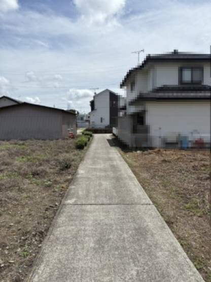 【前面道路含む現地写真】