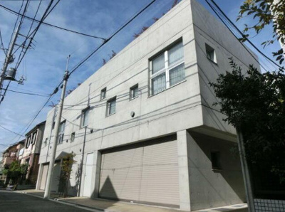 【外観】 | 中野nine’s core | 鉄筋コンクリート造のがっちりとした建物。