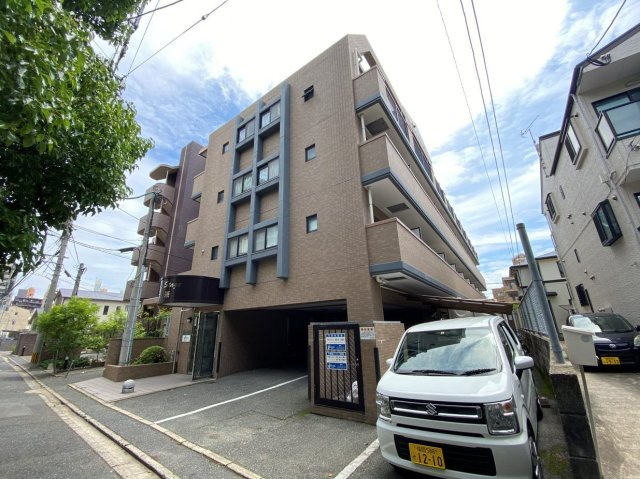クロスステージ大濠の外観