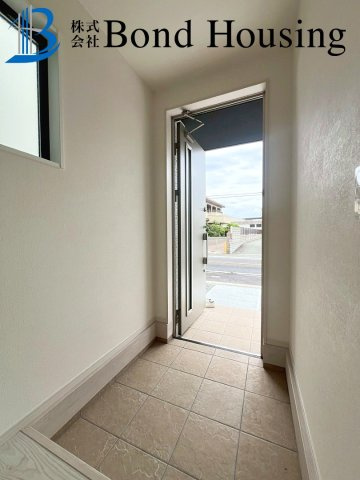 「LDK19.5帖」「お車並列2台可」太寺大野1期 1号棟の玄関