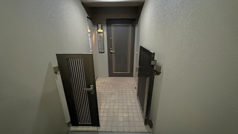 ファインベール守口の玄関|玄関ポーチ
■物件内覧・資金計画相談・住宅ローン相談、リフォーム相談、お問合せ受付中■
※当日・翌日のご内覧、ご相談はお電話でのお問合せがスムーズです！