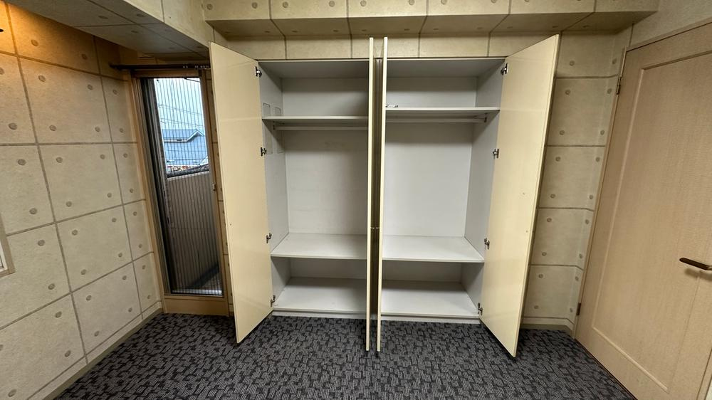 ファインベール守口の収納|洋室のクローゼット
■物件内覧・資金計画相談・住宅ローン相談、リフォーム相談、お問合せ受付中■
※当日・翌日のご内覧、ご相談はお電話でのお問合せがスムーズです！