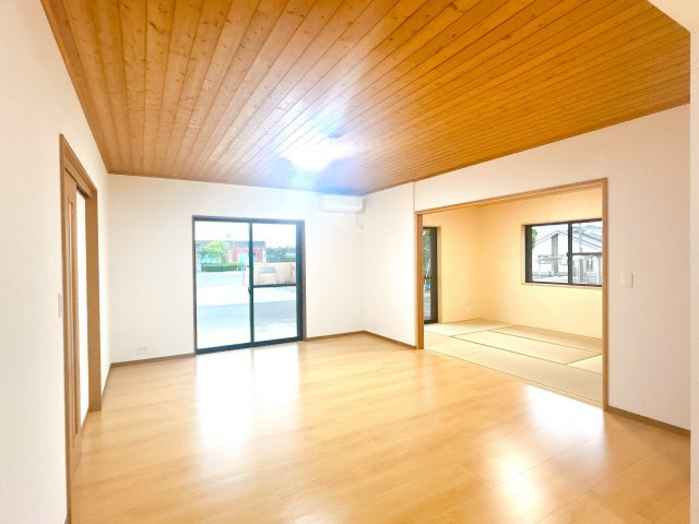 北諸県郡三股町大字宮村の中古一戸建の居間・リビング