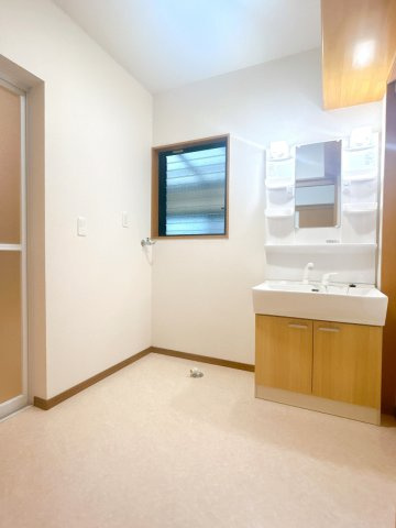 北諸県郡三股町大字宮村の中古一戸建の独立洗面台