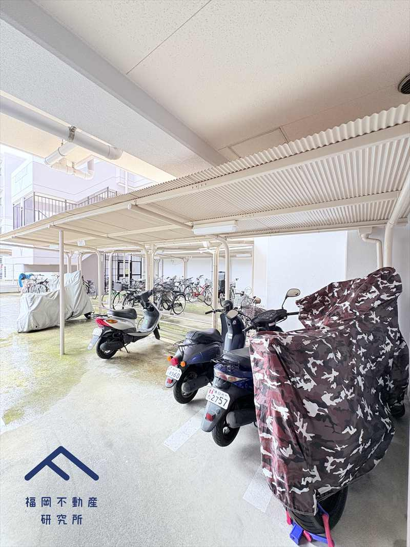 アーサー春日弥生ケ丘の駐車場