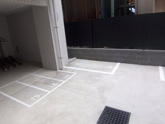 グラントゥルース押上の駐車場