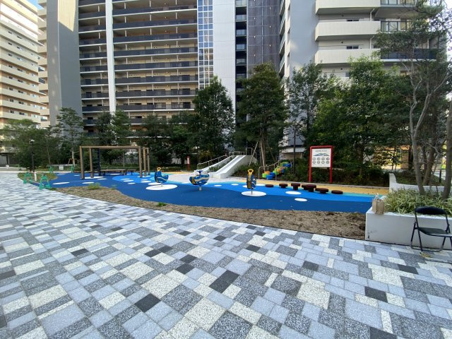 PARK VILLAGE　敷地内中庭にある公園