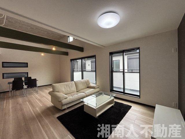 茅ヶ崎市南湖5丁目　新築戸建の居間・リビング