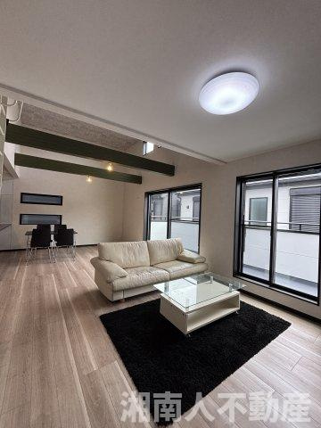 茅ヶ崎市南湖5丁目　新築戸建の居間・リビング