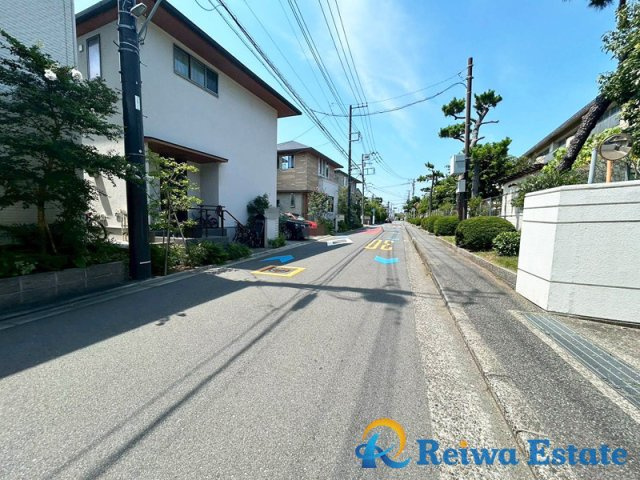 中古戸建　藤沢市辻堂東海岸2丁目の前面道路含む現地写真
