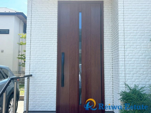 中古戸建　藤沢市辻堂東海岸2丁目の玄関