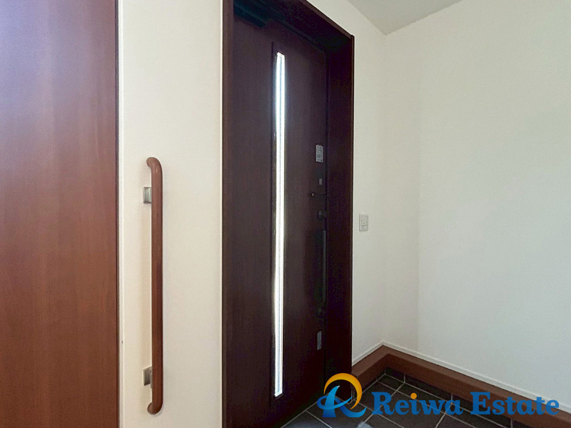 中古戸建　藤沢市辻堂東海岸2丁目の玄関