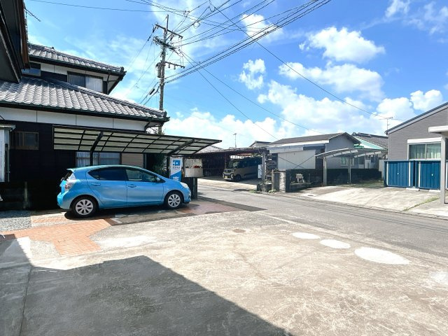 北諸県郡三股町大字樺山の中古一戸建の駐車場