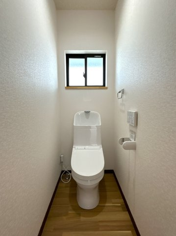 北諸県郡三股町大字樺山の中古一戸建のトイレ