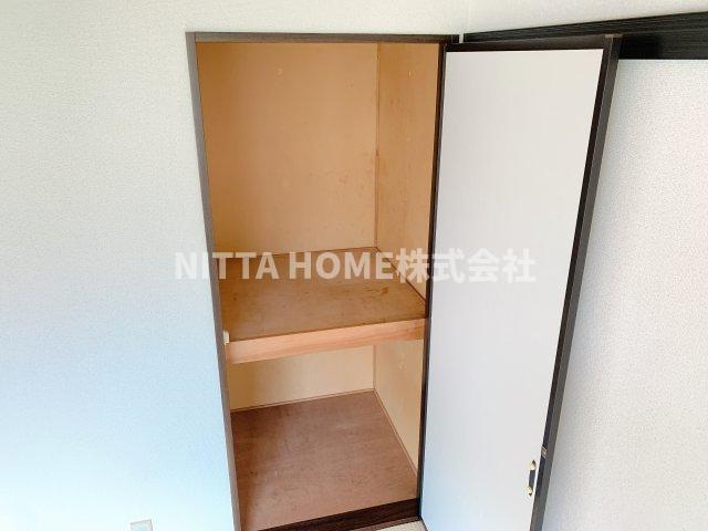ファミールコーポ高屋4の収納|和室には収納となる押し入れが付いています○