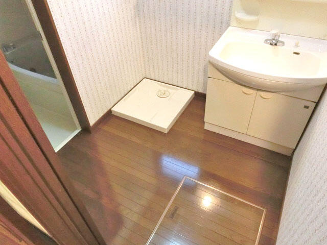 麻生区岡上1丁目貸戸建の洗面所