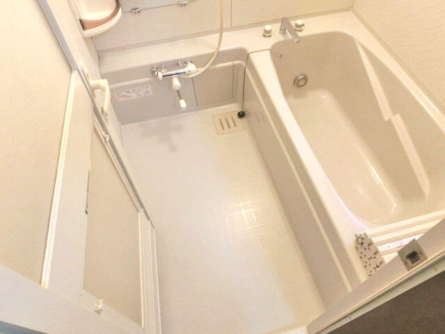 麻生区岡上1丁目貸戸建の浴室