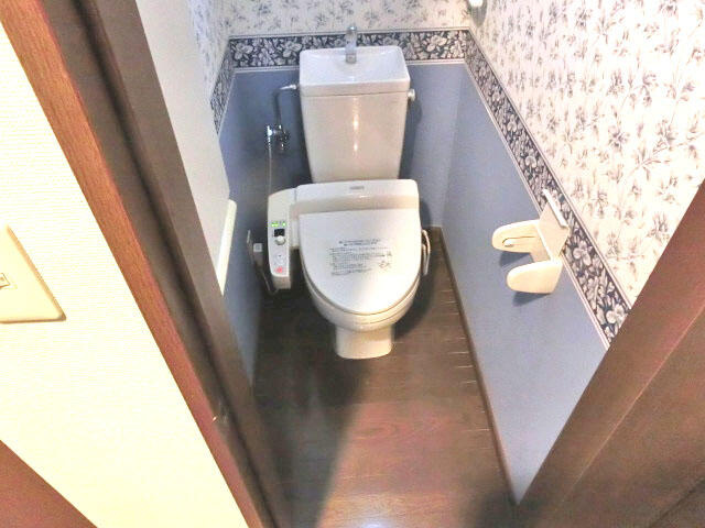 麻生区岡上1丁目貸戸建のトイレ