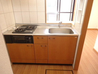 【キッチン】 | サンクチュアリⅤ | コンパクトなキッチンで掃除もラクラク