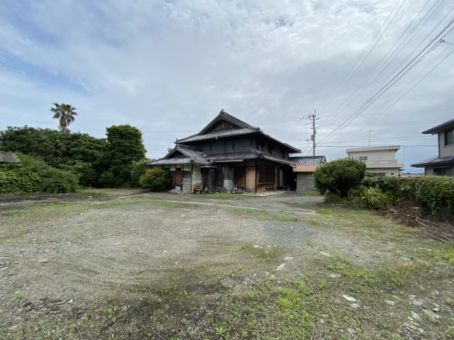 四国中央市土居町の前面道路含む現地写真