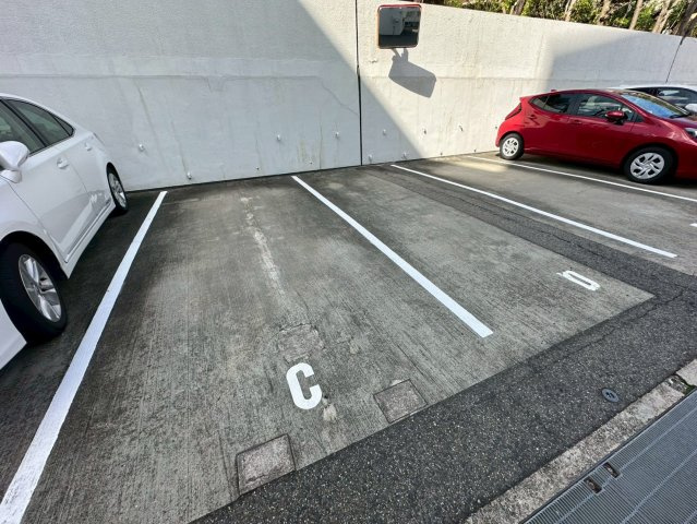 芦屋グランドハイツの駐車場
