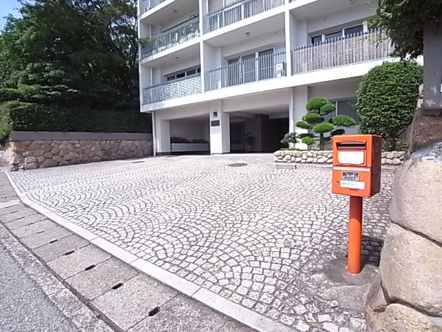 芦屋グランドハイツのエントランス