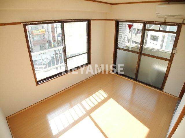カリーナクアトロピア二の洋室|※類似間取りのお部屋の画像です※