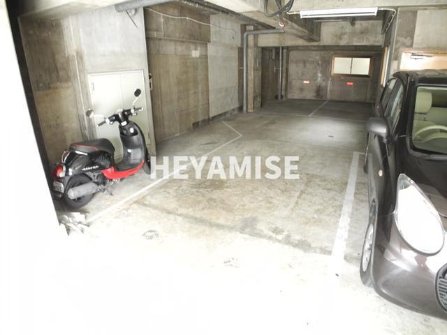 カリーナクアトロピア二の駐車場|※類似間取りのお部屋の画像です※