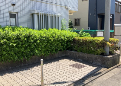 【庭】 | シルフィード相武台 | 物件によっては、入居者が個人的に使用できる専用庭がついているものもあります。また、住宅の中にある土間の部分を庭と呼ぶこともあります。庭の用途は住む人によって変わり、それによってデザインもさまざまです。