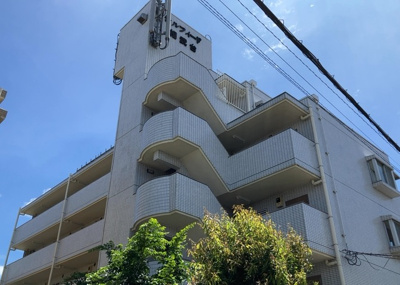 【外観】 | シルフィード相武台 | 景色重視でお家選ぶをするとスーパーが遠い！学校が遠い！など生活をするうえで利便性で困ることもあります。まず一度現地を見学する際に、周辺の施設などがあるかを確認し、暮らし始めた後のことを想像しましょう。