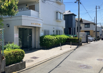 【外観】 | シルフィード相武台 | 外観はマンション管理がされているかの目安になります。築年数が古いと、壁面は劣化してひび割れが生じることも！建物が古びていても細かいところが修繕されていると、きちんと管理されているなぁと感じるでしょう。