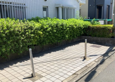 【駐車場】 | シルフィード相武台 | 駐車場と明記されていても、最小スペースでつくられた駐車場だと大型車は駐車できなかったり、出入りしにくくなったりする可能性があります。お車のサイズと購入したい物件の駐車場のサイズを現地で確認しましょう。