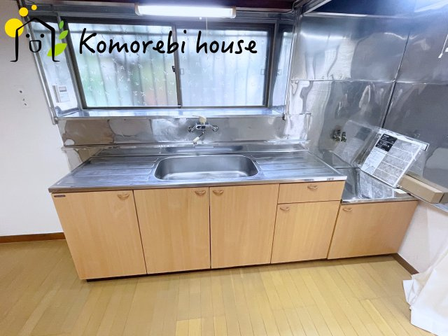 川島町大字下伊草　中古一戸建てのキッチン