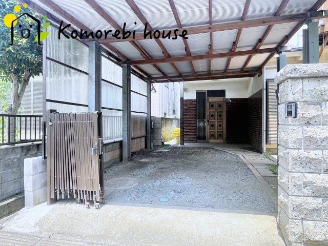 川島町大字下伊草　中古一戸建ての駐車場