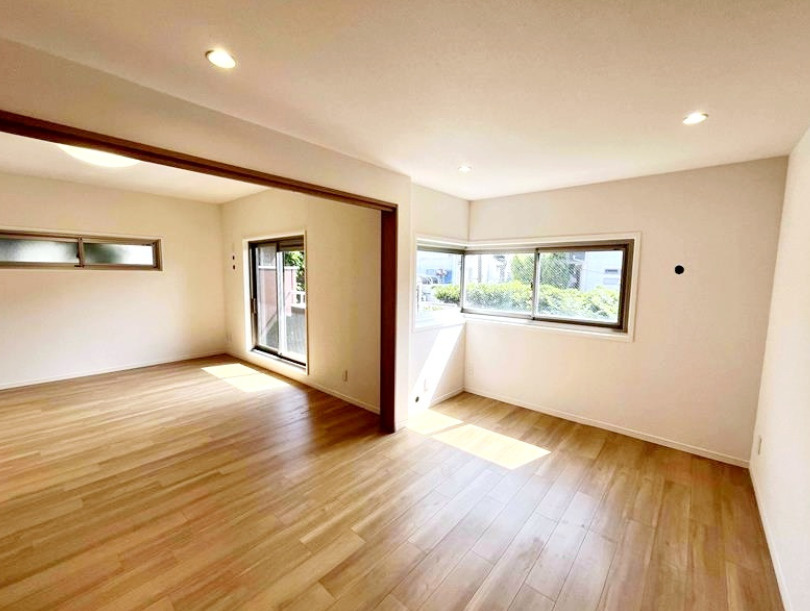 サニーウェル三渓園西館の居間・リビング|おしゃれな居間です